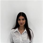 Estudiante de Psicología con B2 en inglés y estudiando para el C1, con experiencia en el trato con niños, ofrece clases de inglés